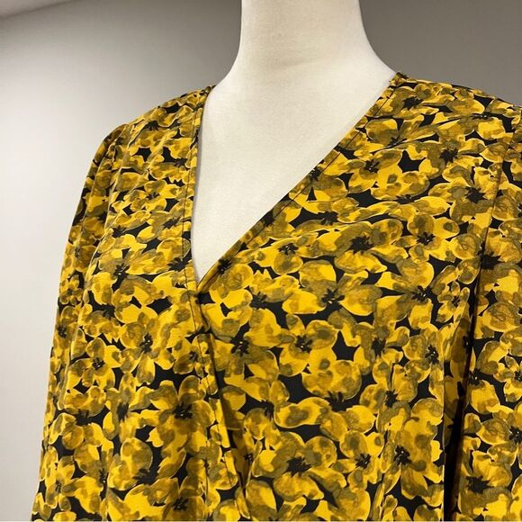 A new Day Floral Yellow long sleeve blouse Top size medium - Picture 2 of 12